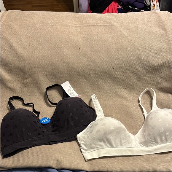 Hanes Fuller Coverage Seamless T-Shirt Bras (2) - Picture 1 of 12